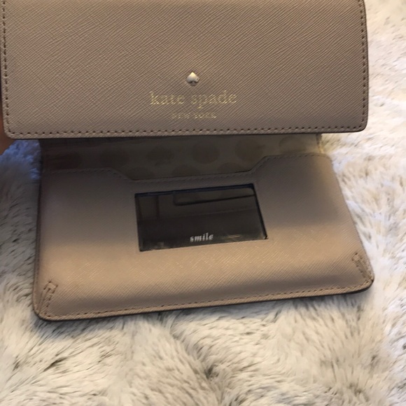 Kate Spade Wallet and Phone case - Picture 2 of 8
